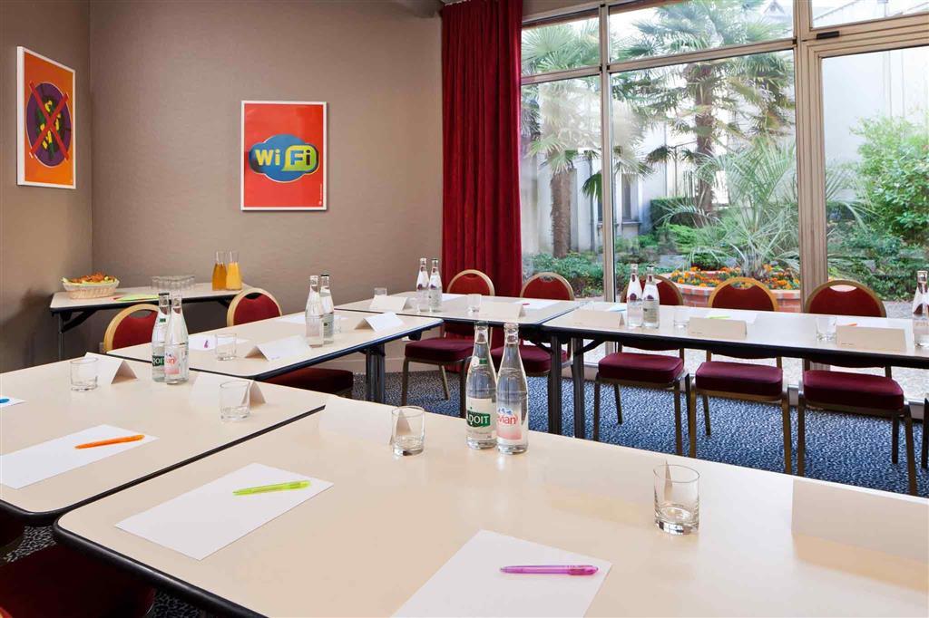 Готель Ibis Styles Blois Centre Gare Екстер'єр фото