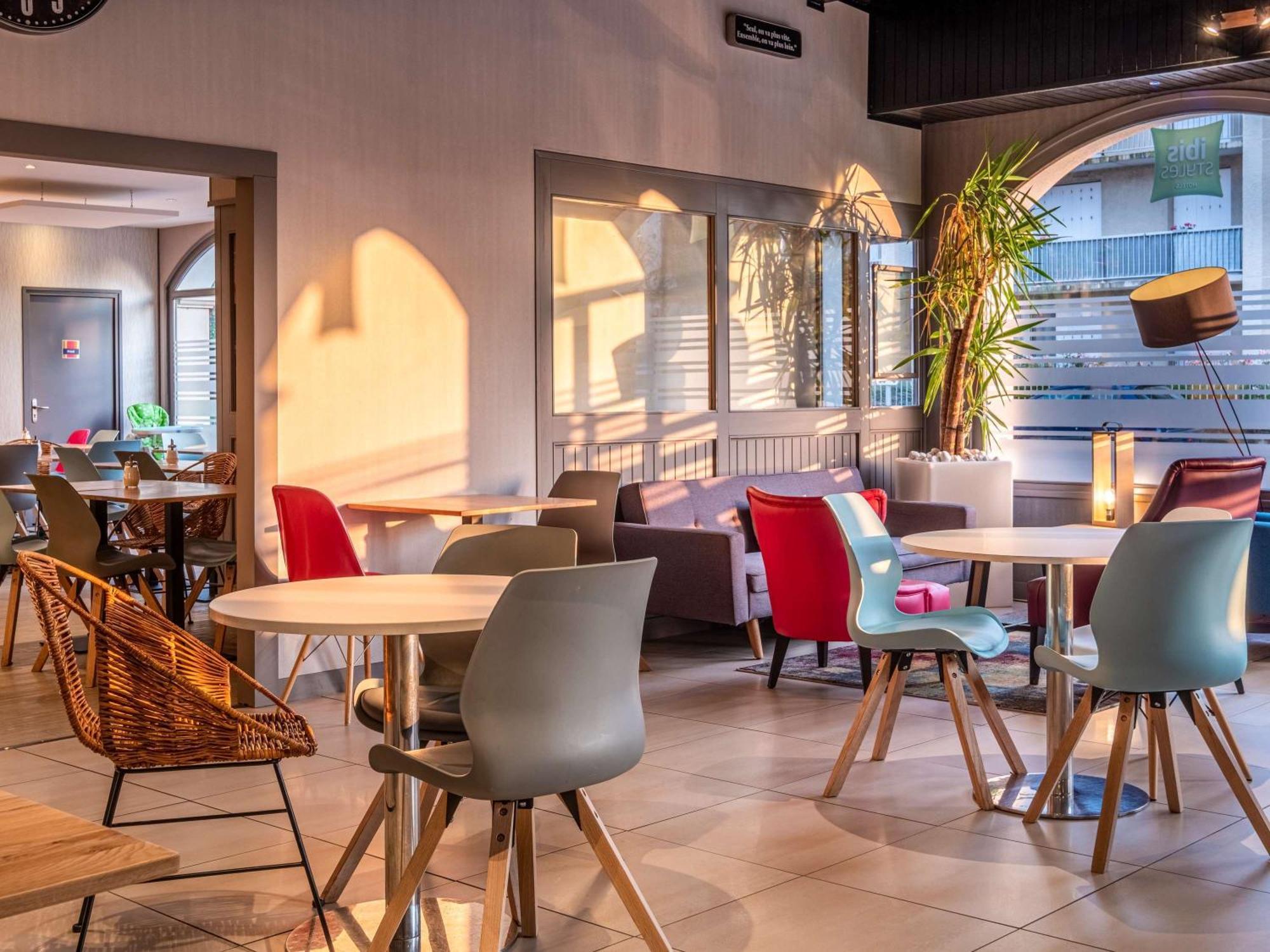 Готель Ibis Styles Blois Centre Gare Екстер'єр фото