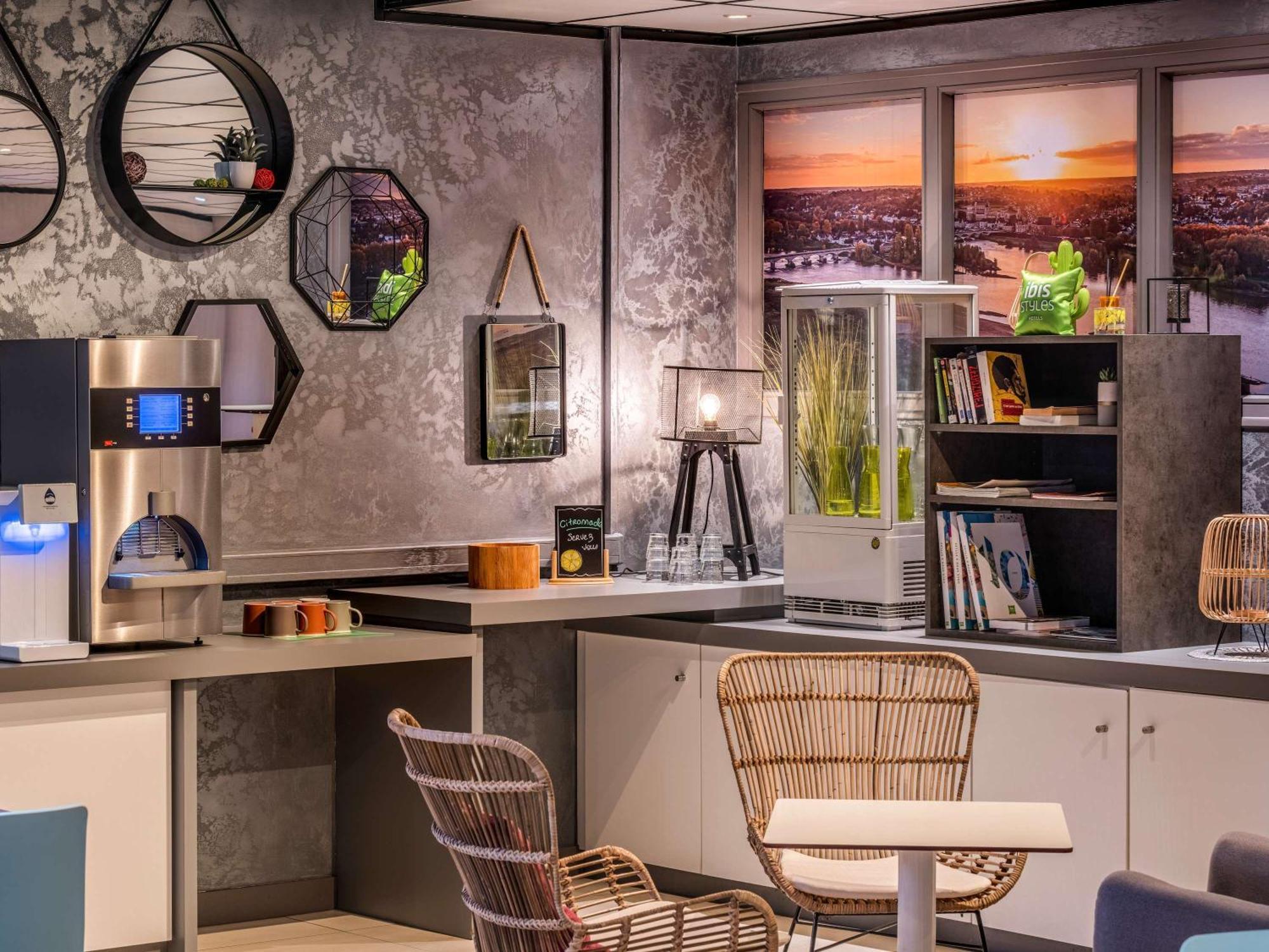 Готель Ibis Styles Blois Centre Gare Екстер'єр фото