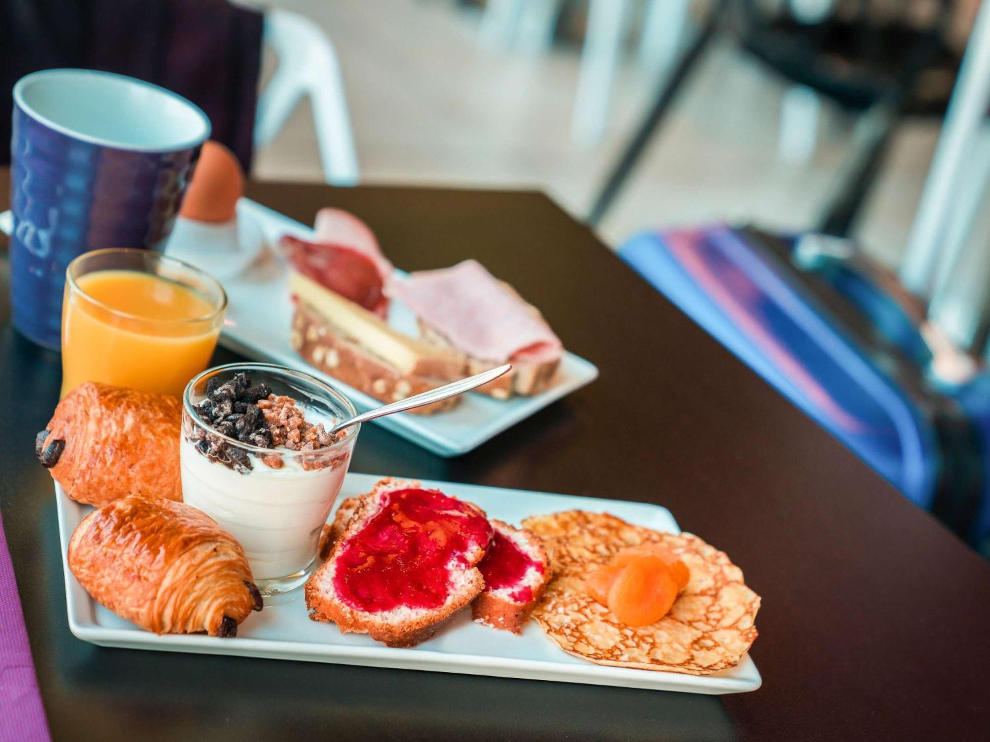 Готель Ibis Styles Blois Centre Gare Екстер'єр фото