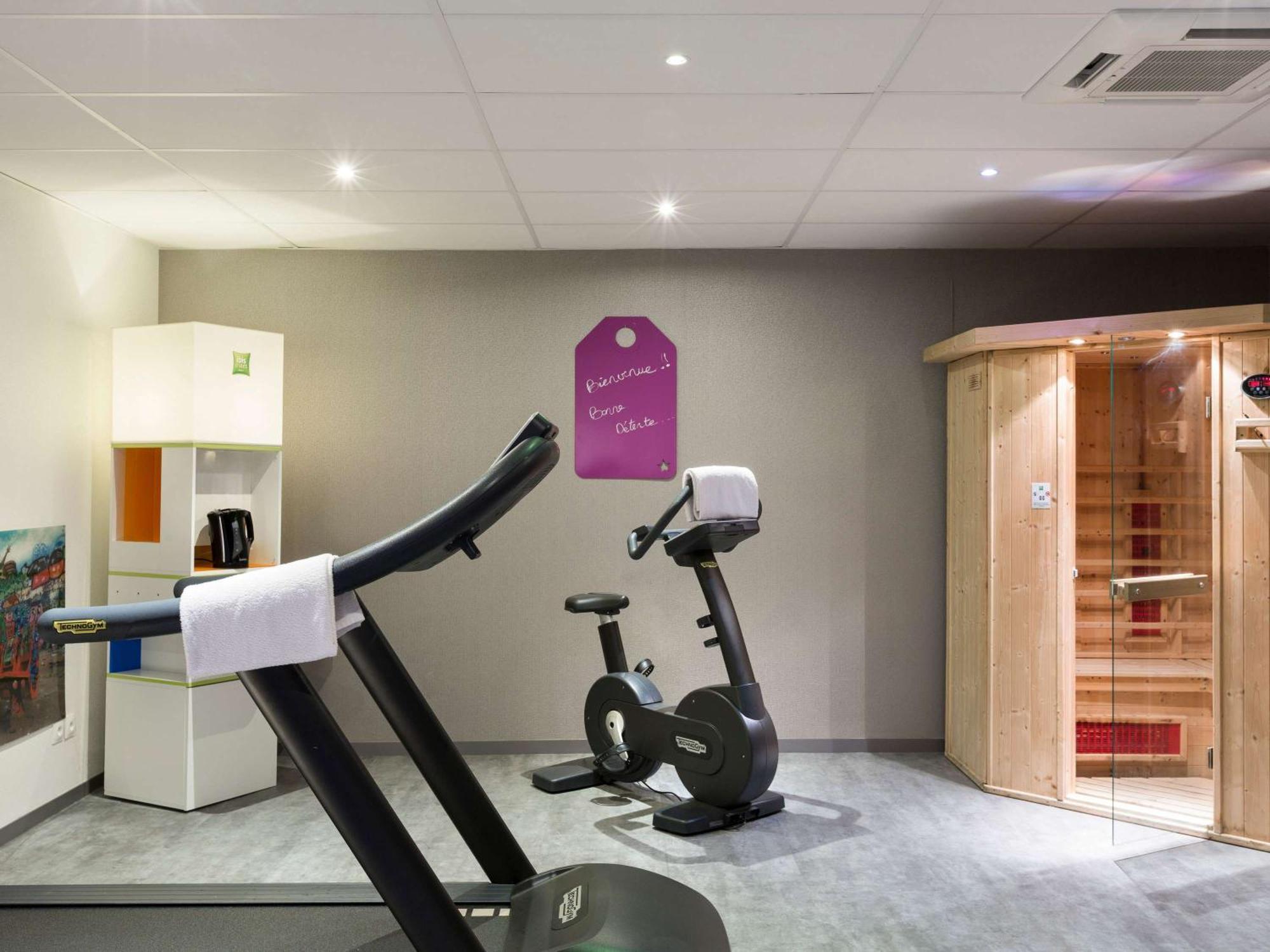 Готель Ibis Styles Blois Centre Gare Екстер'єр фото